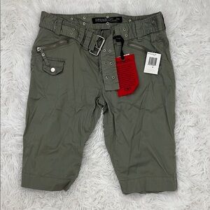 Vintage Green Modern Shorts with Belt